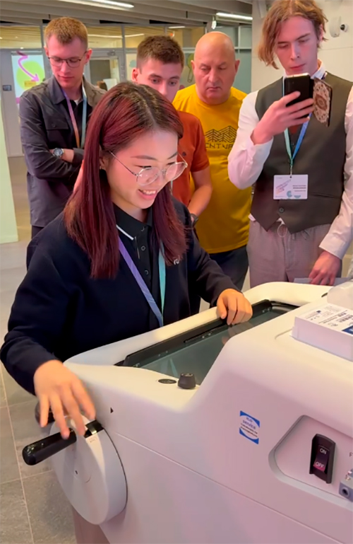 Мероприятие сочетает теорию и практику, демонстрируя не просто оборудование, а готовые рабочие процессы, которые уже используются в ведущих лабораториях России и мира.