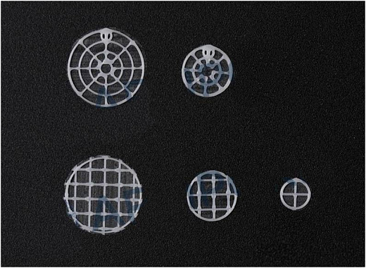 Диски для 3D культивирования полученные методом электроформования, выровненные нановолокна, материал нанесен линейно, толщина подложки 18 мкм, 24 луночный планшет