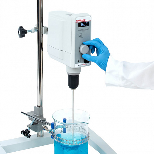 Мешалка верхнеприводная, до 100 л по воде, до 1300 об/мин, Achiever e-A51ST100 в работе